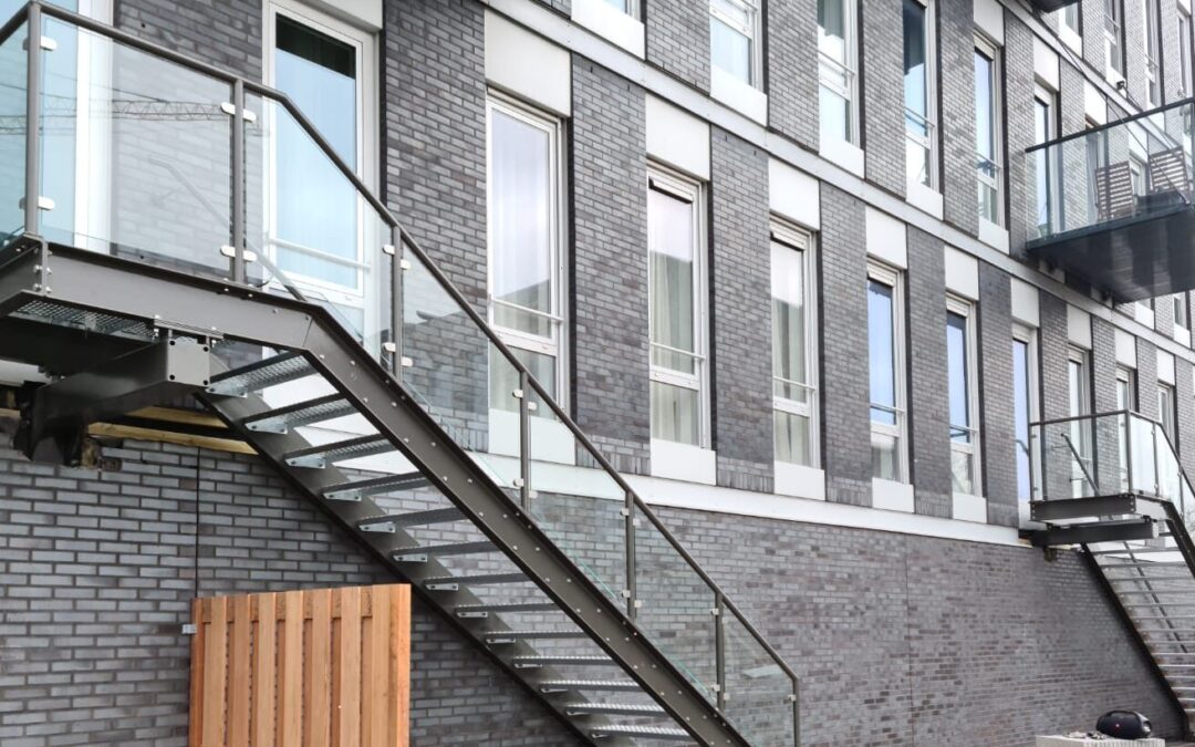 2 stalen trappen De Binck Den Haag
