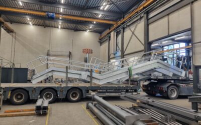 Trappen geladen voor transport