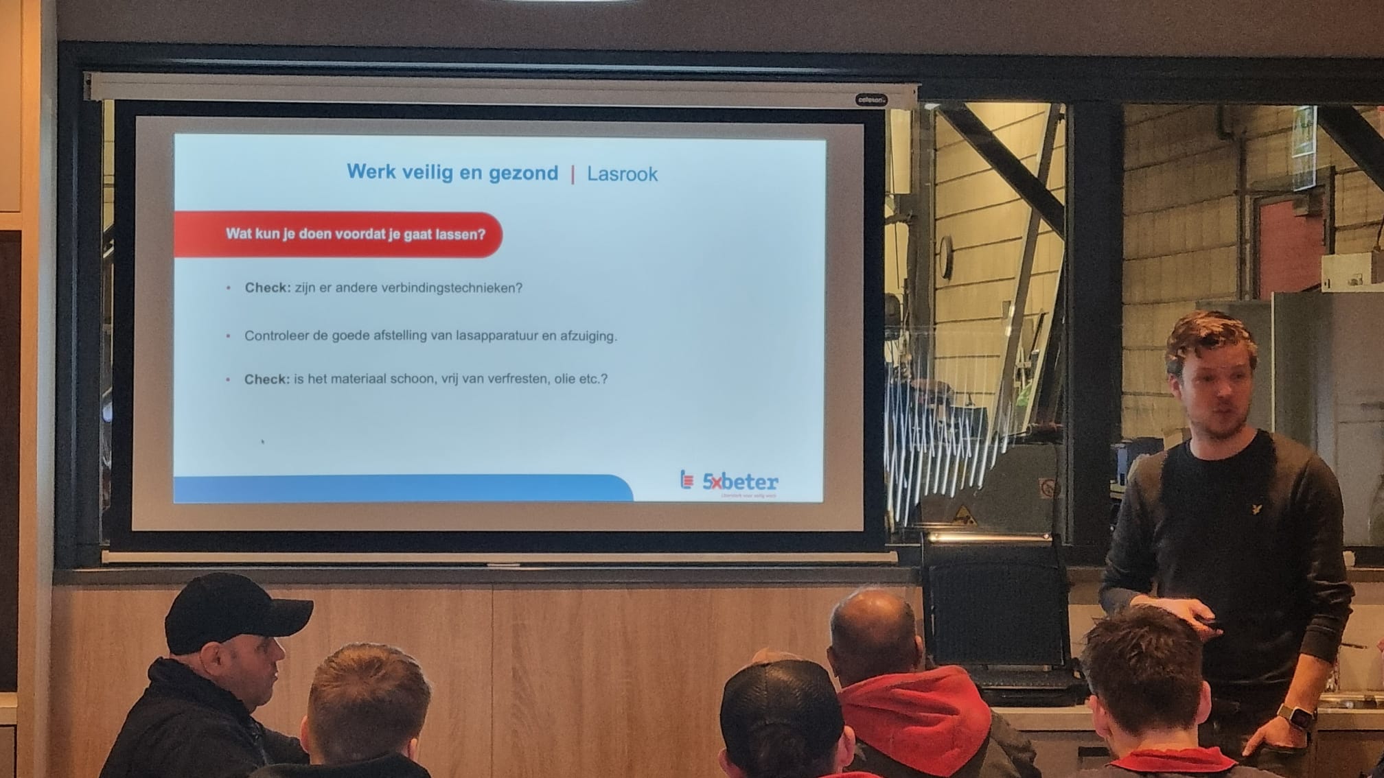 Metaalbouw Vloet medewerker op locatie in Cuijk op de open dag vakopleiding Techniek